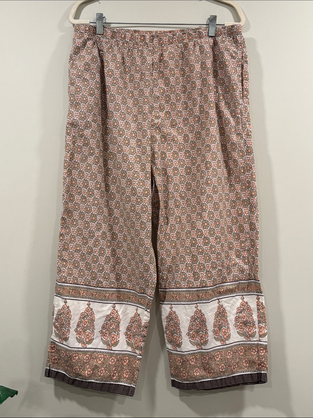 NorthStyle Boho Wide-Leg Cropped Pants in Taupe and Peach Floral Border Print